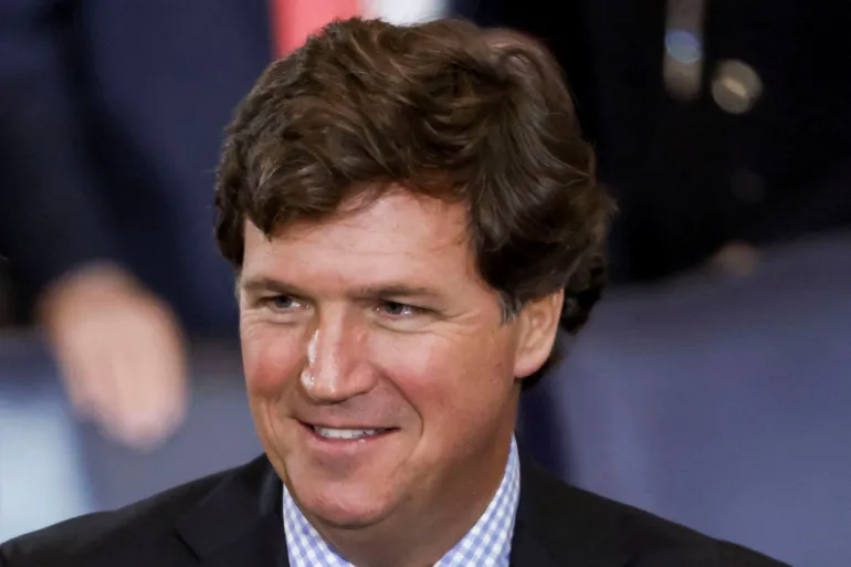 Tucker Carlson atac Trump
